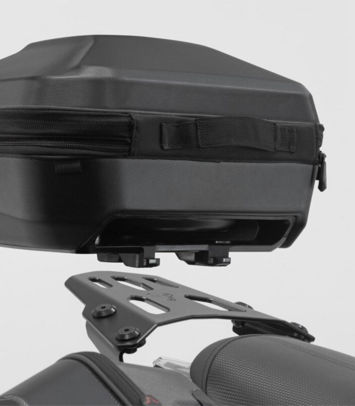 Maleta Superior con Soporte URBAN ABS Negro 16-29 L Honda CB750 Hornet (22-24) SW-MOTECH GPT.01.971.60000/B GPT.01.971.60000/B