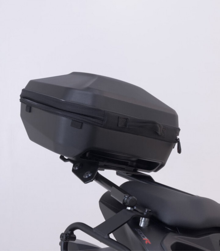 Topcase mit Träger URBAN ABS Schwarz 16-29 L VOGE 500R (19), R625 (25) SW-MOTECH GPT.02.066.60000/B