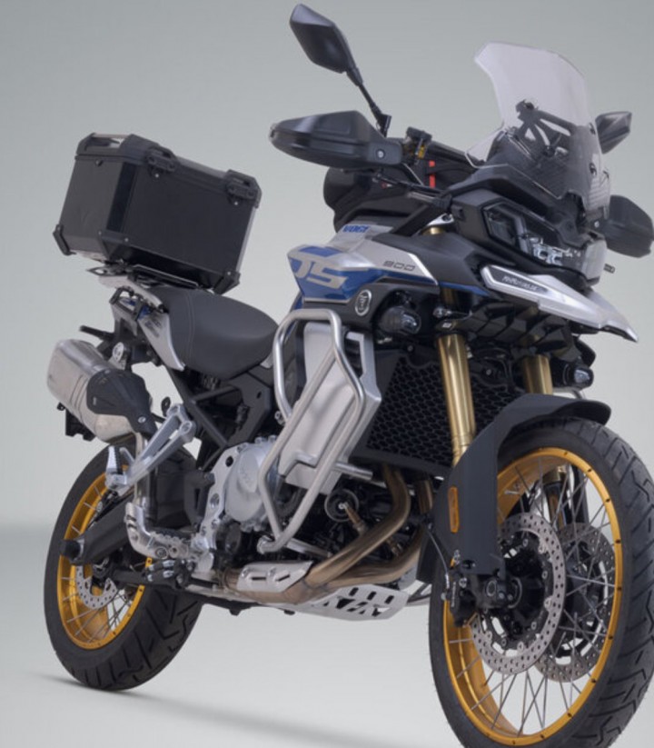 Maleta Superior con Soporte TRAX ADV Negra 38 L VOGE DS900X (23), DS800X Rally (25), DS625X (24) SW-MOTECH GPT.02.643.70000/B...