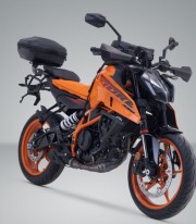 SW-MOTECH URBAN ABS 16-29 L Top Case with Carrier for KTM 125 / 250 / 390 Duke (23) Black GPT.04.988.60000/B GPT.04.988.60000/B