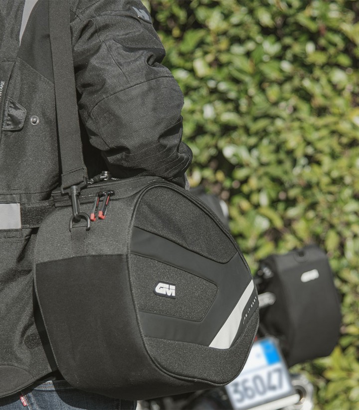 GIVI EASY12R+EASY12L Stealth Side Bags 18+18 L