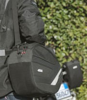GIVI EASY12R+EASY12L Stealth Side Bags 18+18 L
