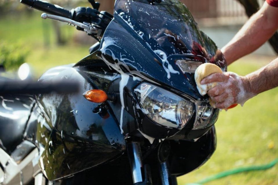 How to clean the motorcycle?