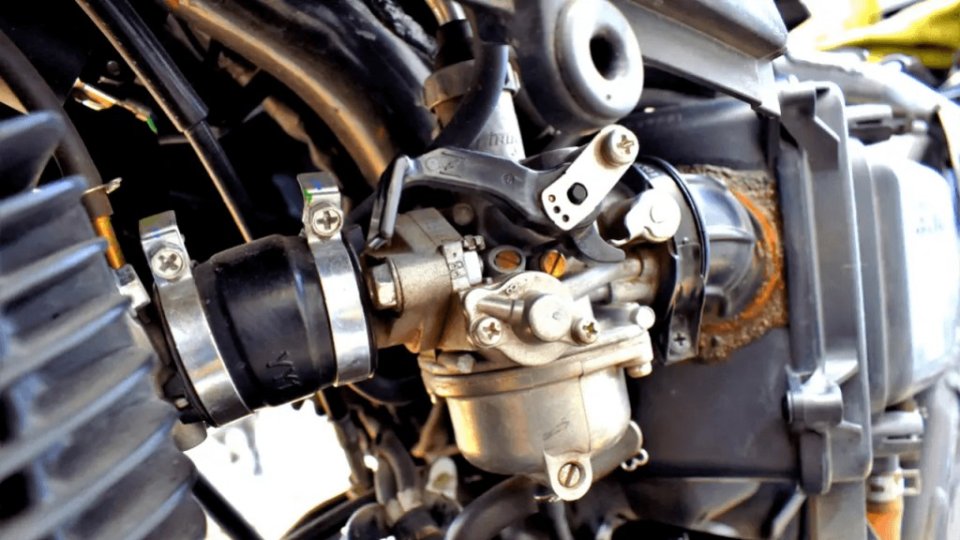 How to clean the carburetor of the motorcycle?