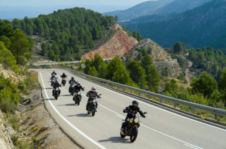 Las mejores rutas en moto por Andalucía
