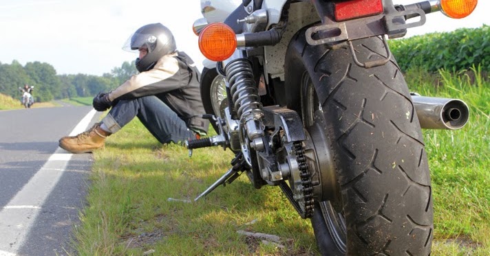 Reparar pinchazo de moto: Usamos el kit de reparación de pinchazos de moto🔧🔧  