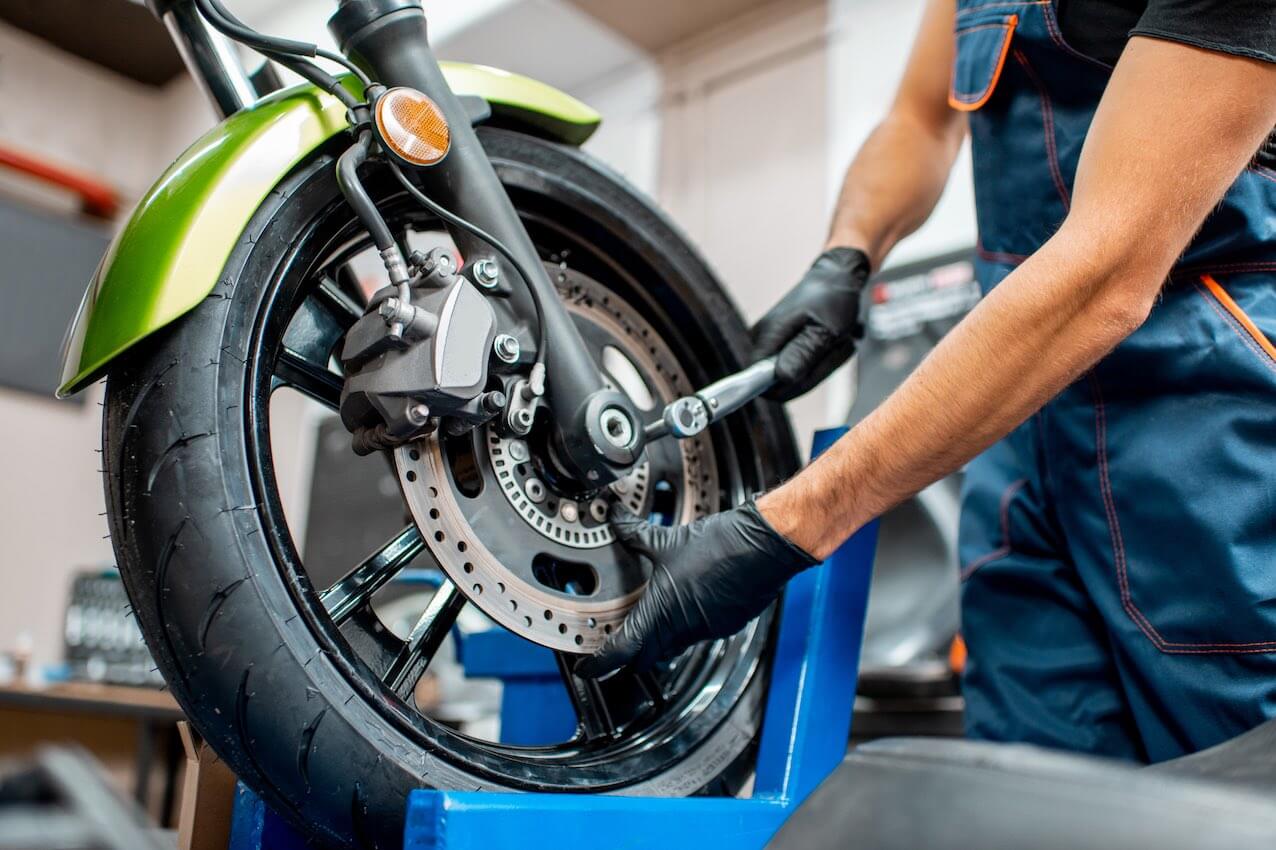 Change the motorcycle tire ▷ Step-by-step guide