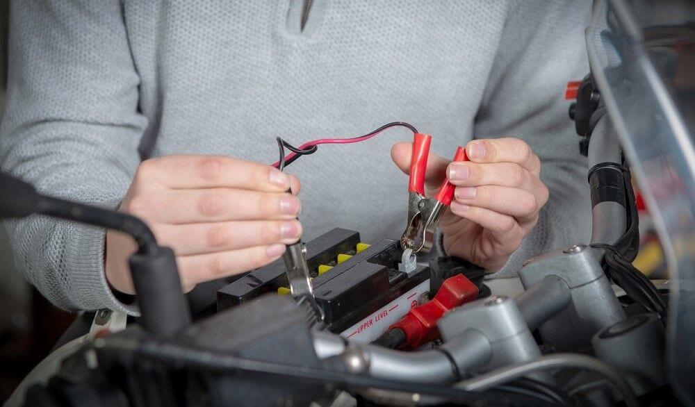 motorcycle-battery-jumper-cables